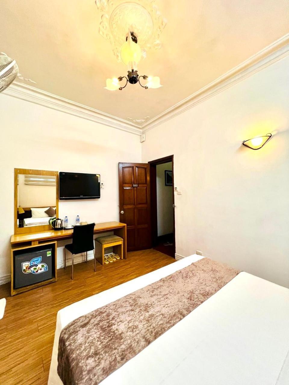 Hanoi Win Hotel & Travel Luaran gambar
