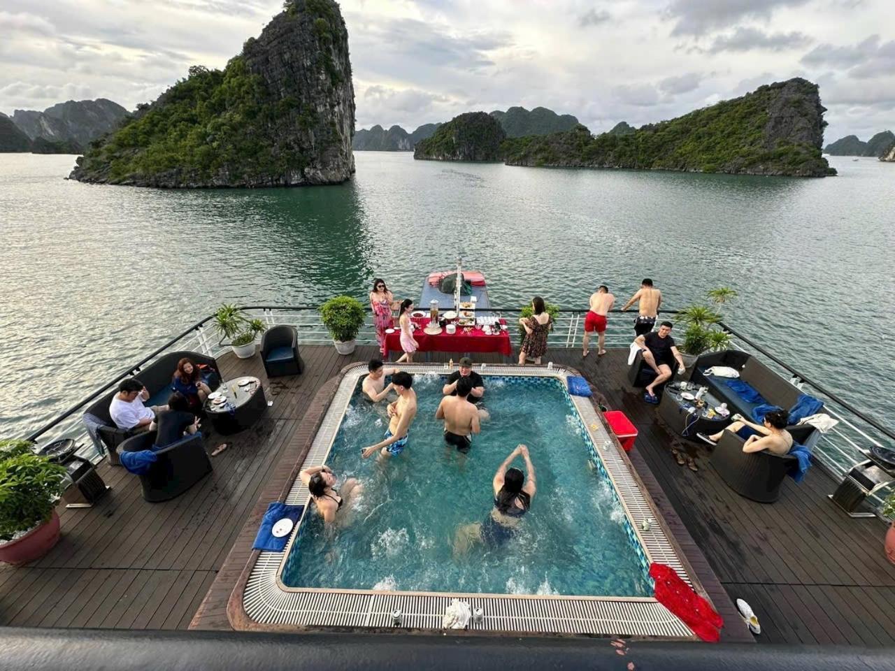 Hanoi Win Hotel & Travel Luaran gambar